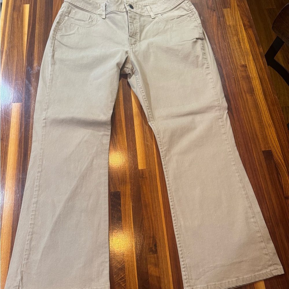 Riders by Lee Women's Straight Leg Beige Jeans Size 18P. NWOT